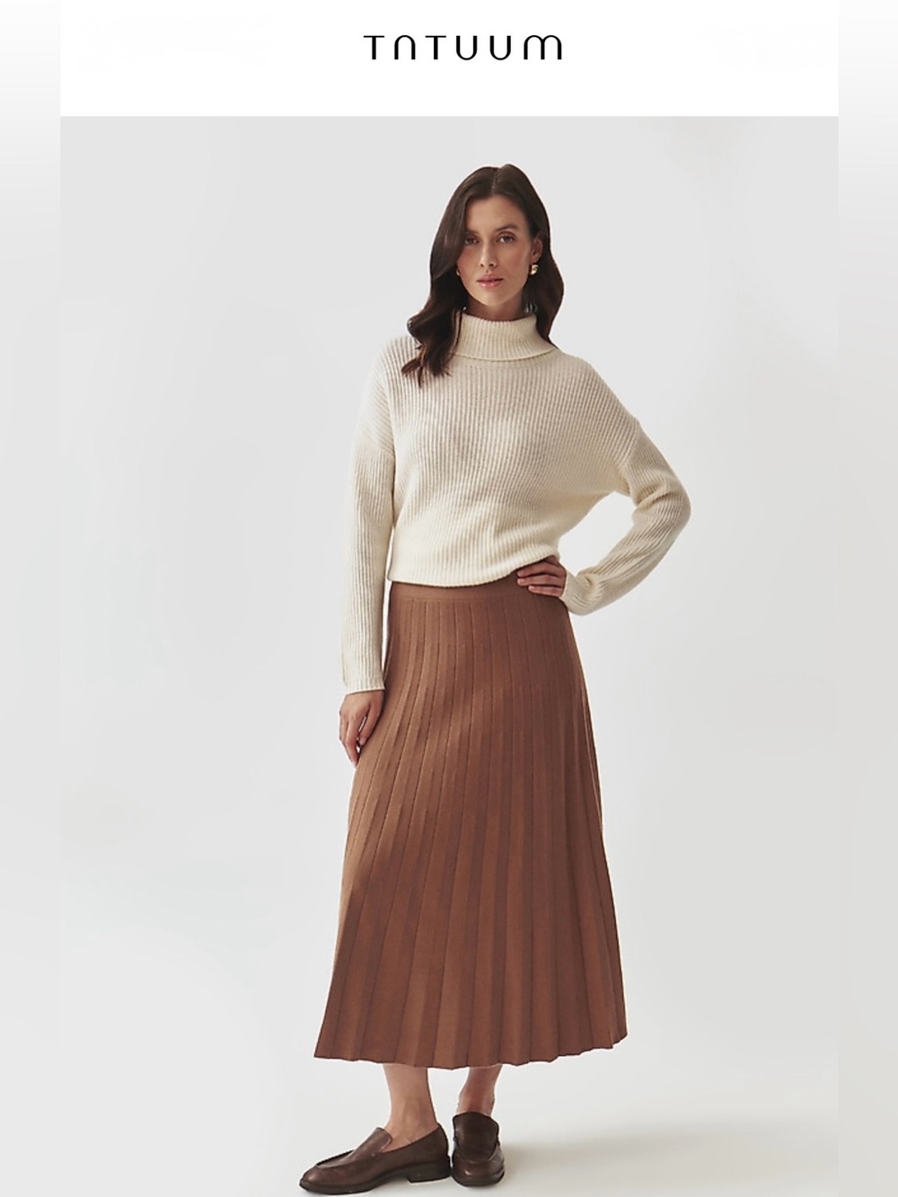 Women's Ribbed Pleated Maxi Skirt in Brown